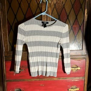 ✨2 for $20✨Express Light gray and off white 3/4 length sleeve cable knit sweater